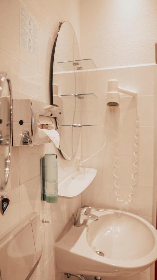 Avantgarde Hotel Гаттінґен Екстер'єр фото