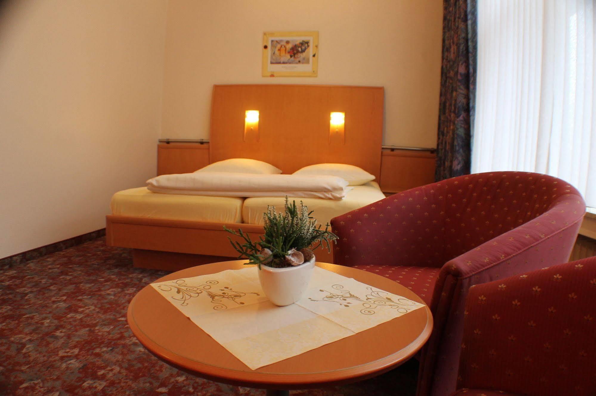 Avantgarde Hotel Гаттінґен Екстер'єр фото